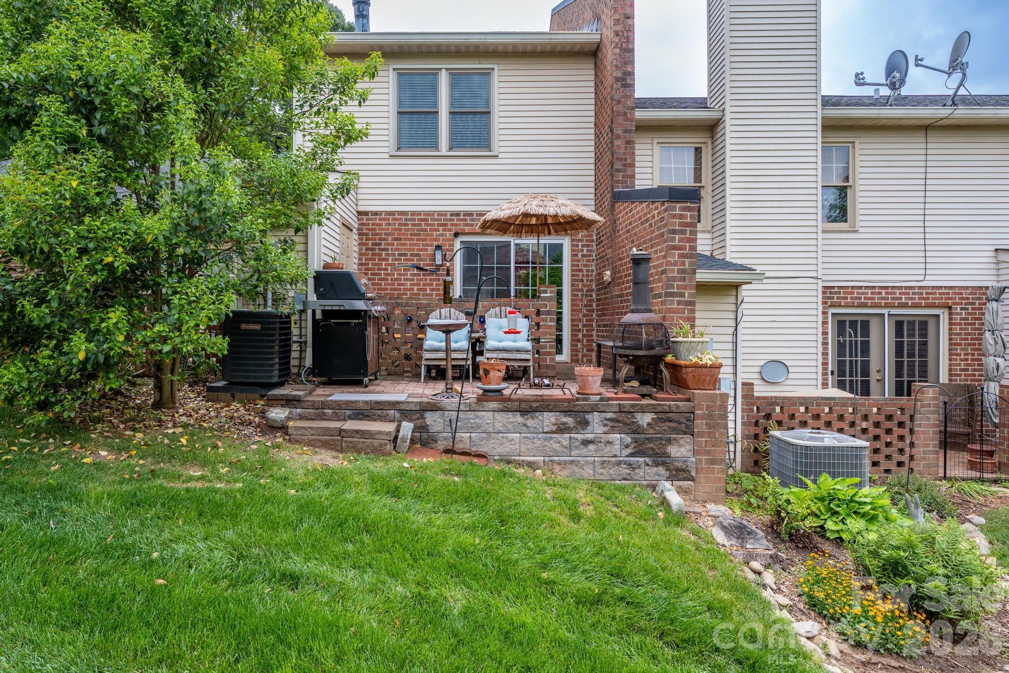 911 21st Avenue NE Hickory NC 28601