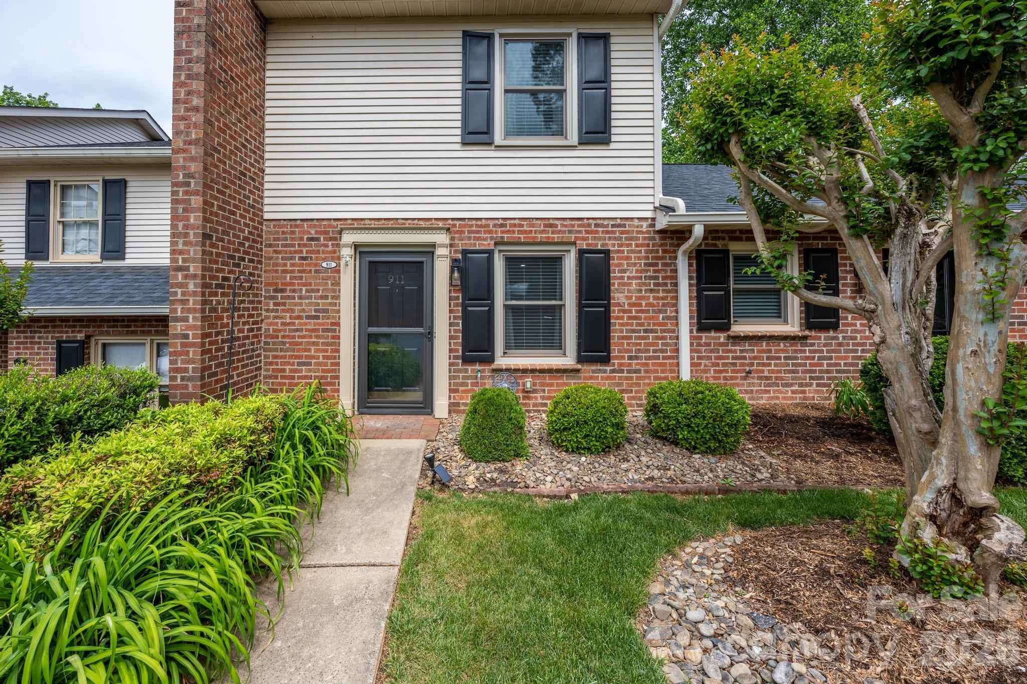 911 21st Avenue NE Hickory NC 28601