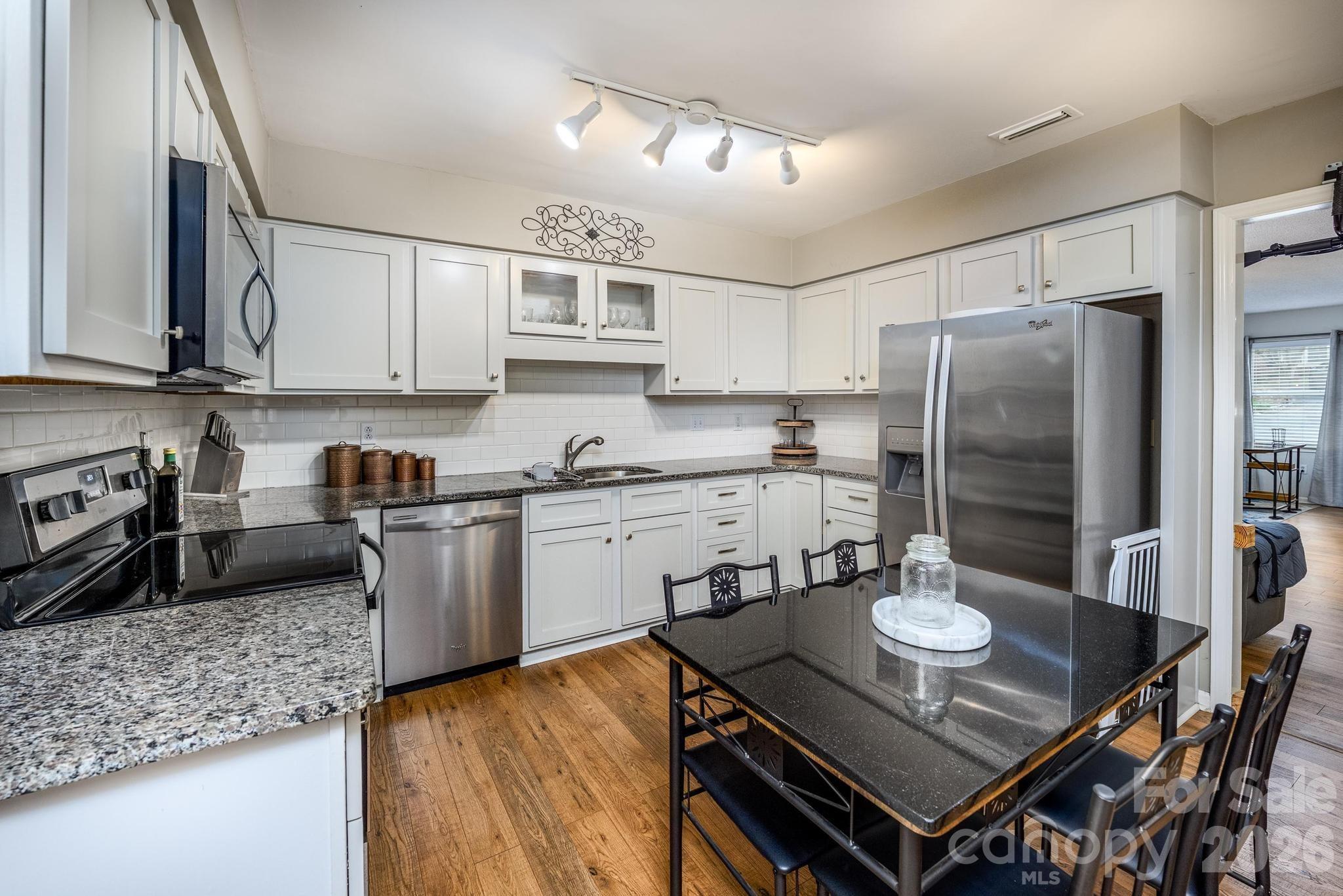 911 21st Avenue NE Hickory NC 28601