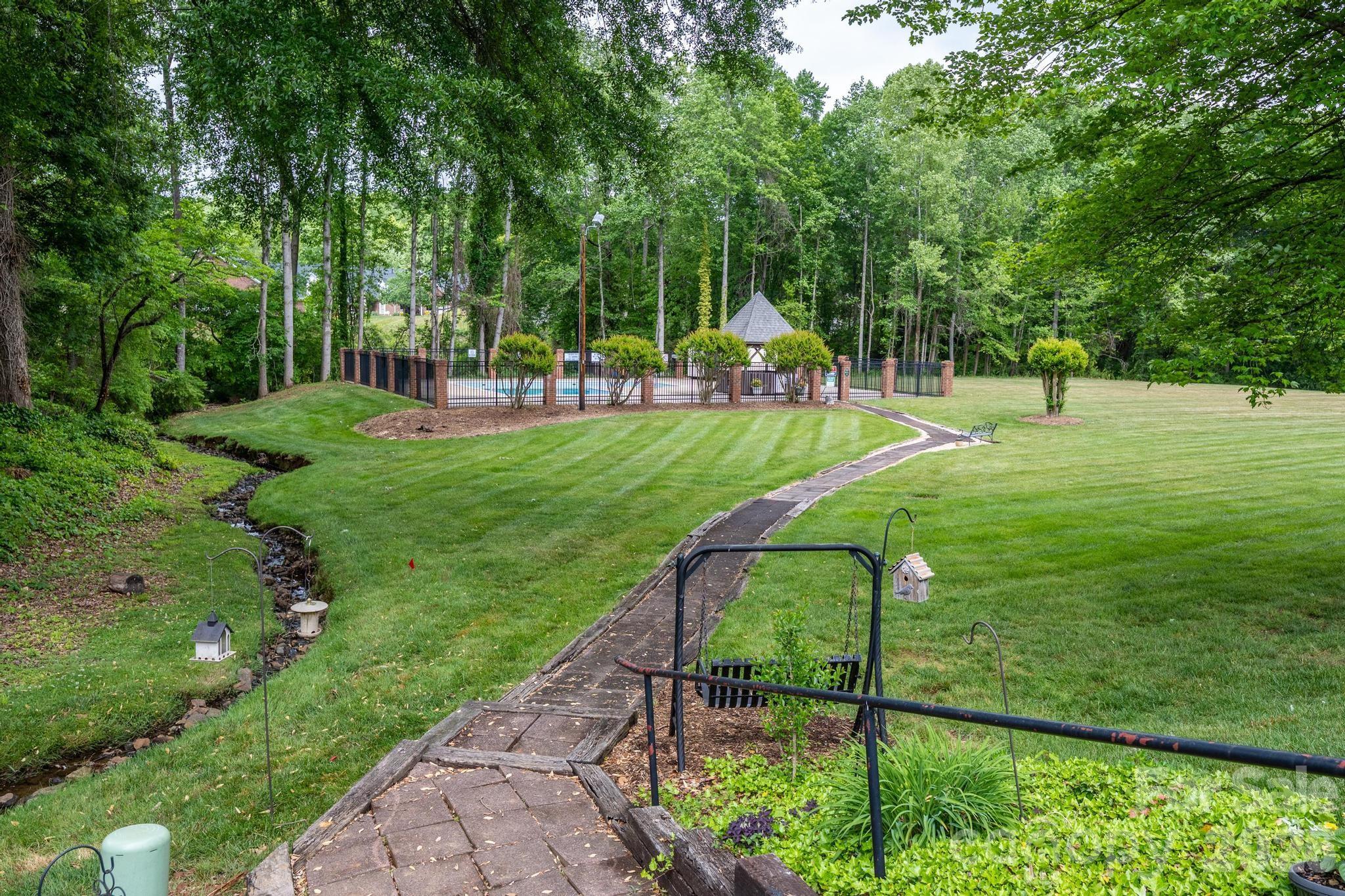 911 21st Avenue NE Hickory NC 28601