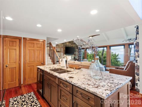 430 Rhododendron Lane Burnsville NC 28714