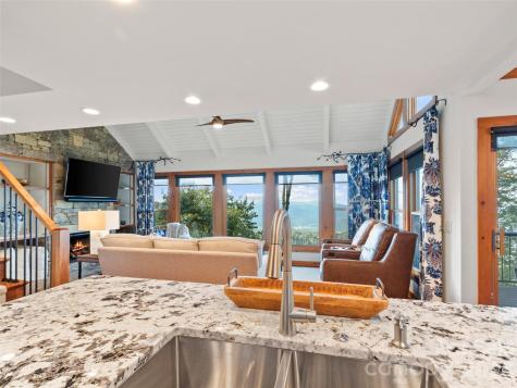 430 Rhododendron Lane Burnsville NC 28714