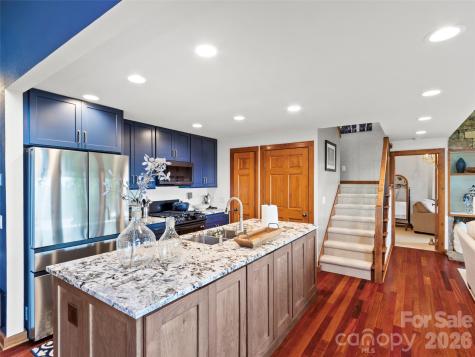 430 Rhododendron Lane Burnsville NC 28714