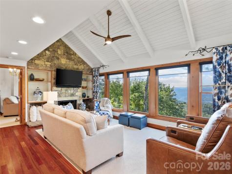 430 Rhododendron Lane Burnsville NC 28714