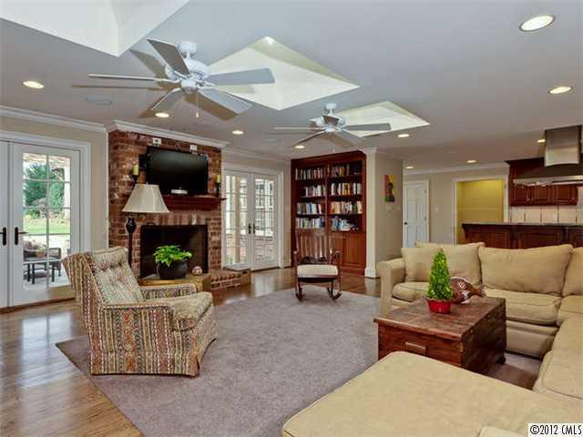 5016 Sharon Woods Lane Charlotte NC 28210