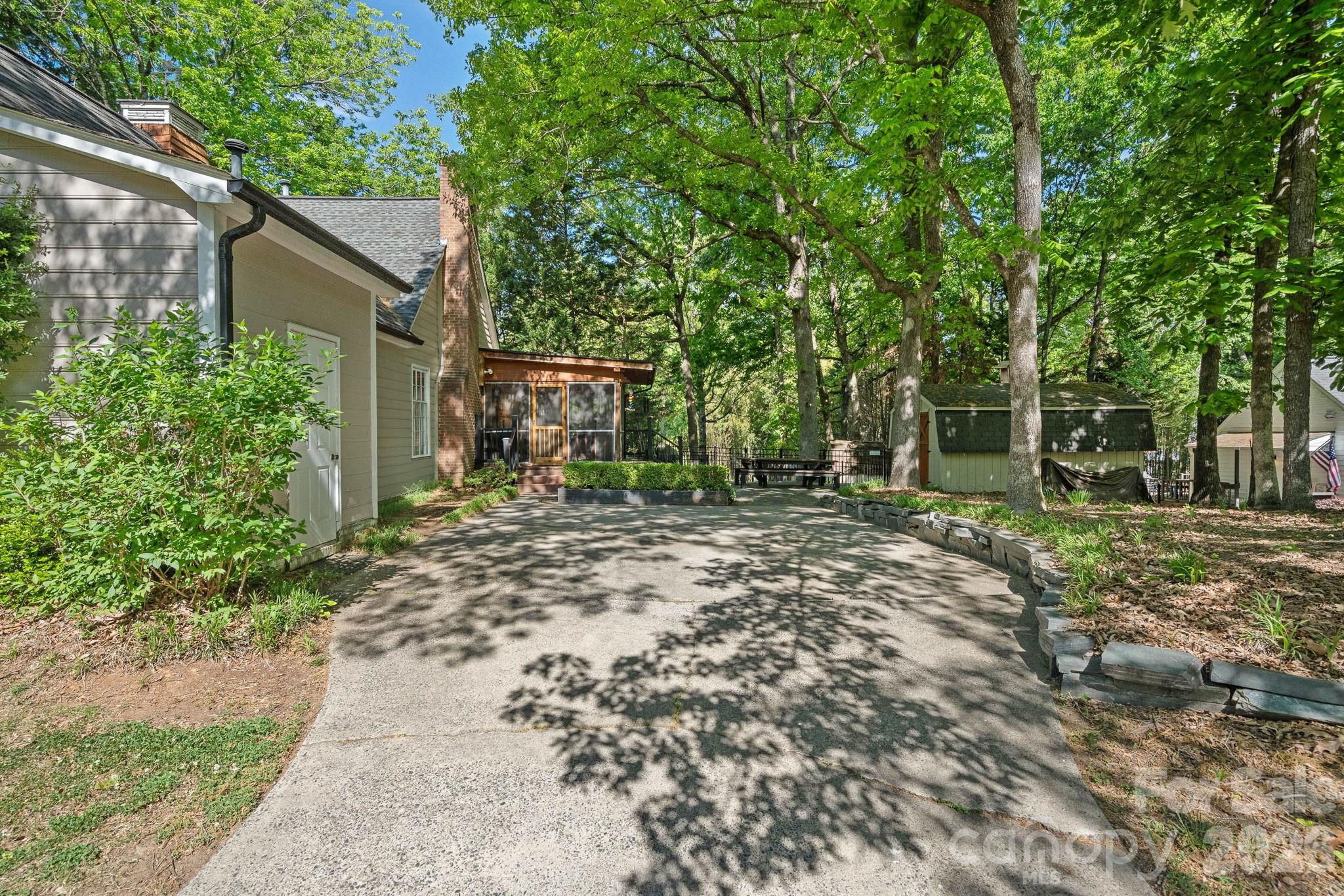 817 Bent Wood Court Matthews NC 28105