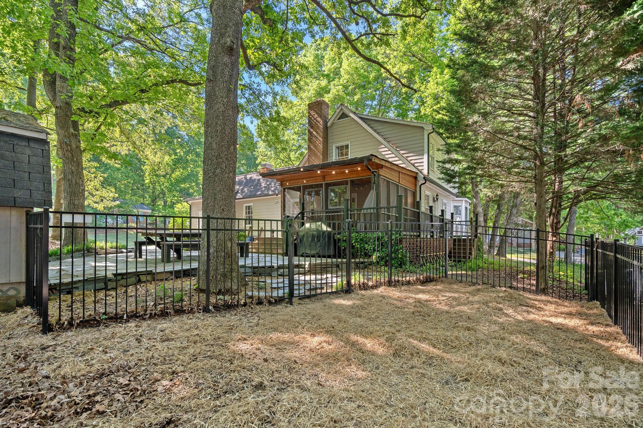 817 Bent Wood Court Matthews NC 28105