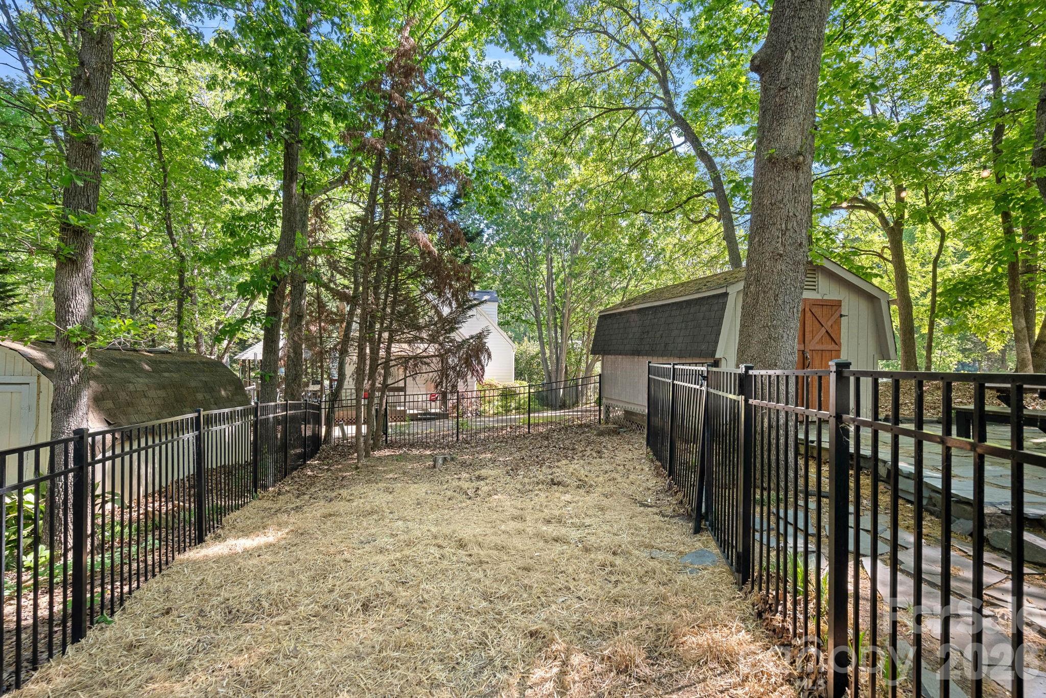 817 Bent Wood Court Matthews NC 28105