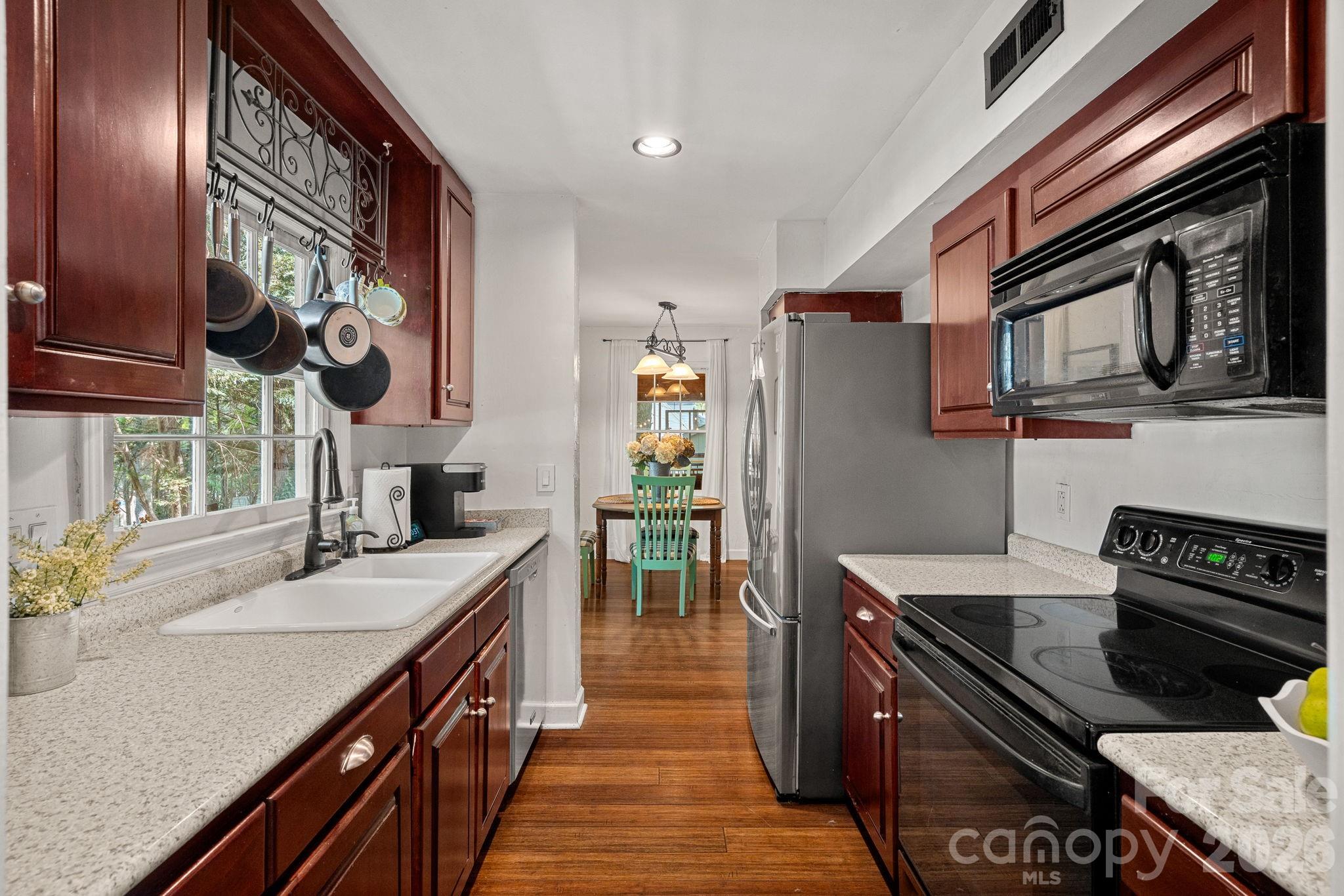 817 Bent Wood Court Matthews NC 28105