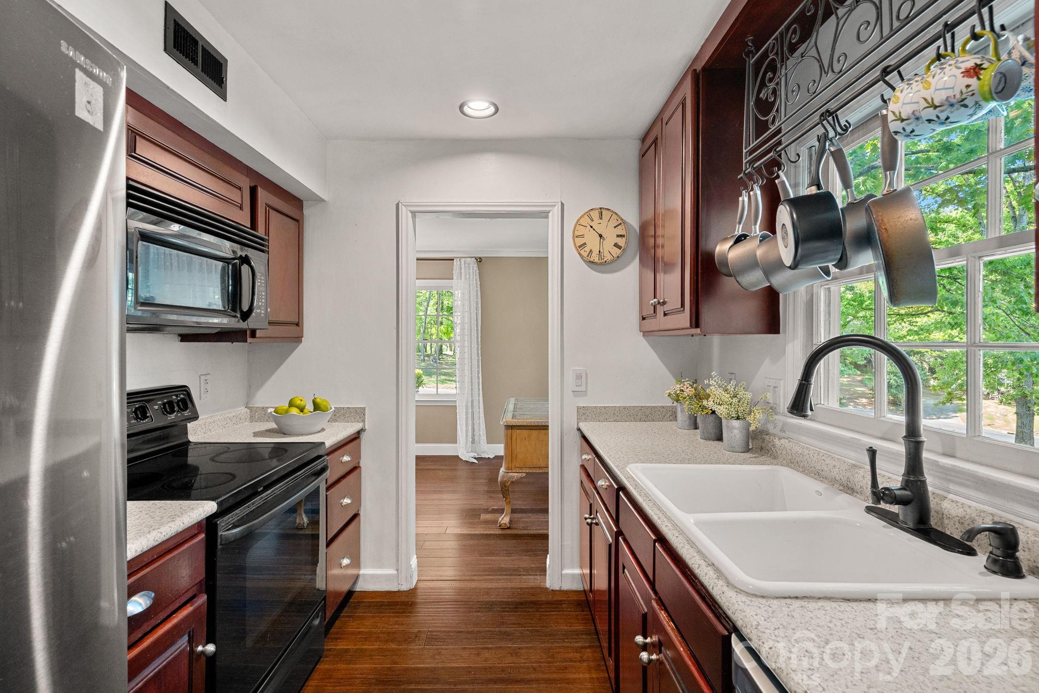 817 Bent Wood Court Matthews NC 28105