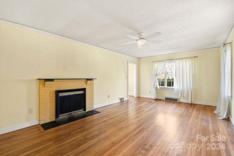 32 Beverly Road W Asheville NC 28806