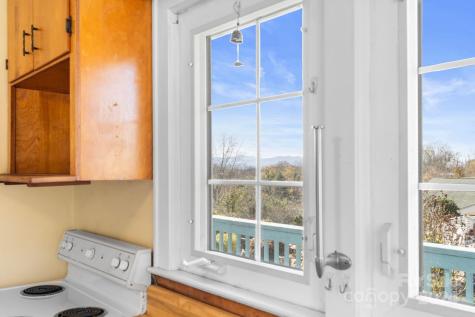 32 Beverly Road W Asheville NC 28806