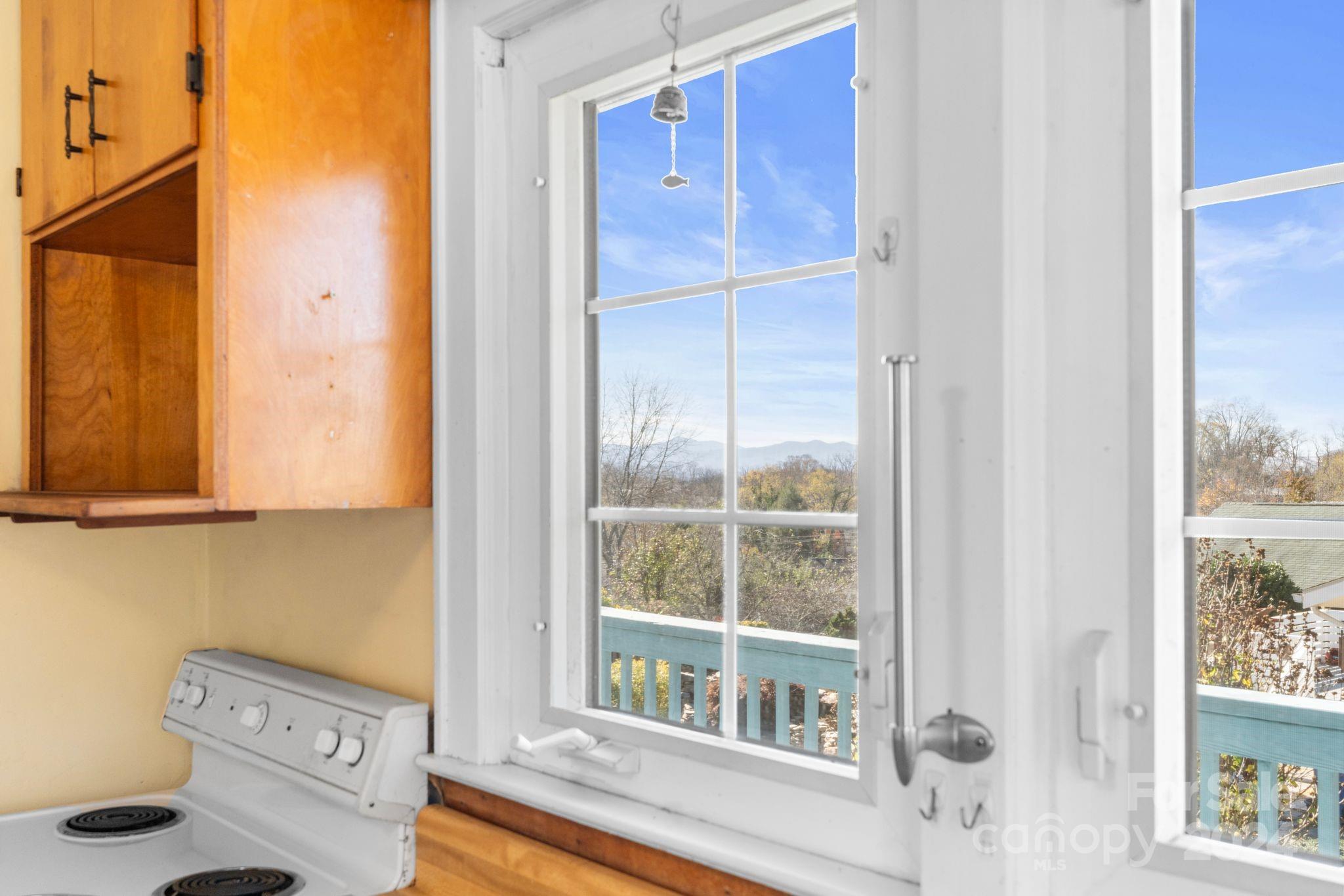 32 Beverly Road W Asheville NC 28806