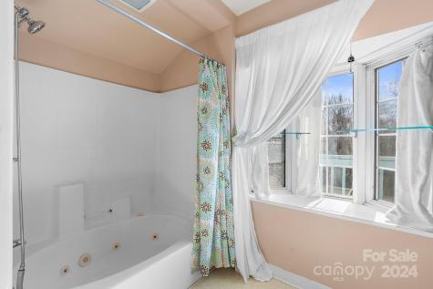 32 Beverly Road W Asheville NC 28806