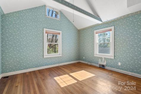 32 Beverly Road W Asheville NC 28806
