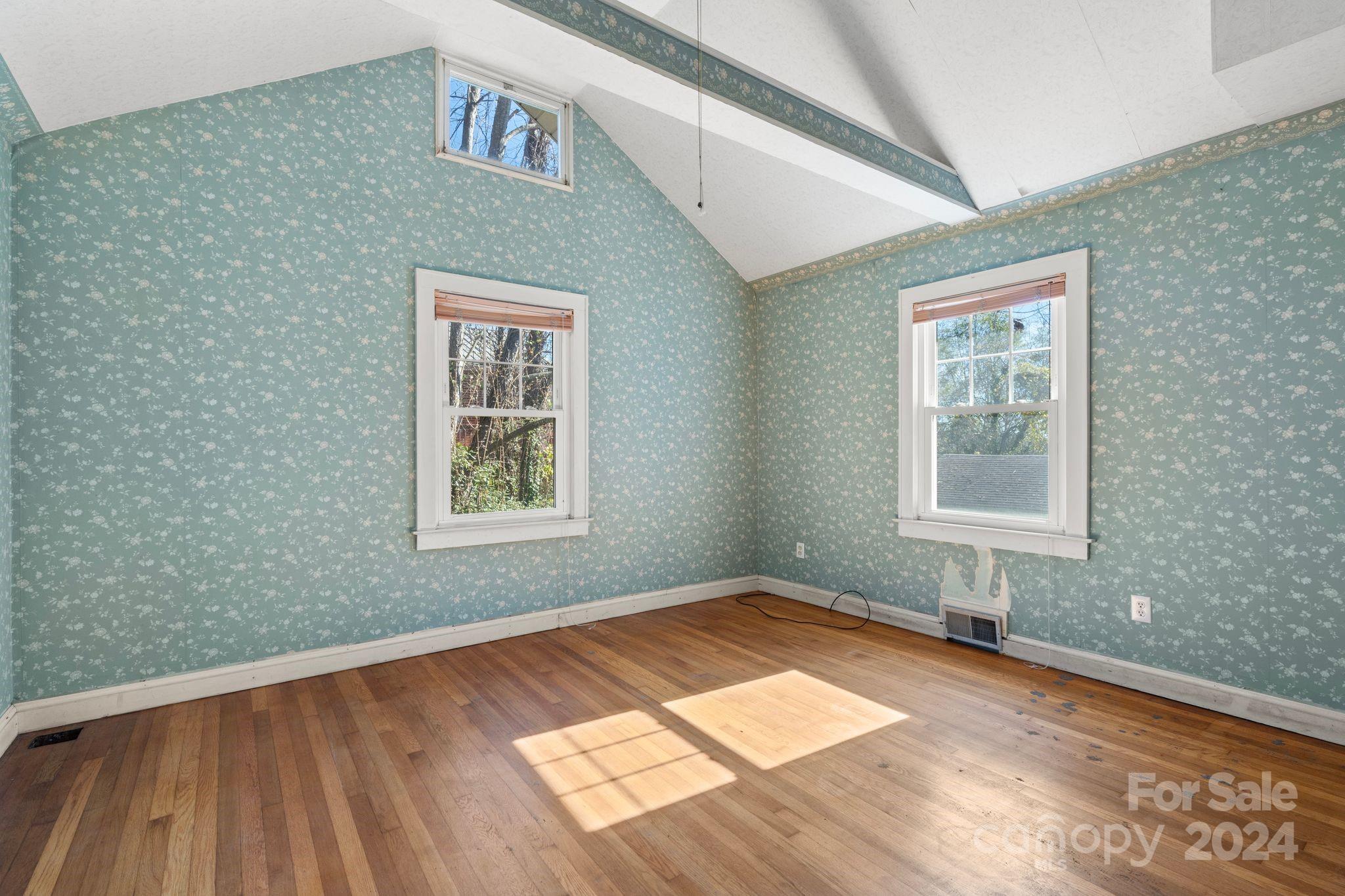 32 Beverly Road W Asheville NC 28806