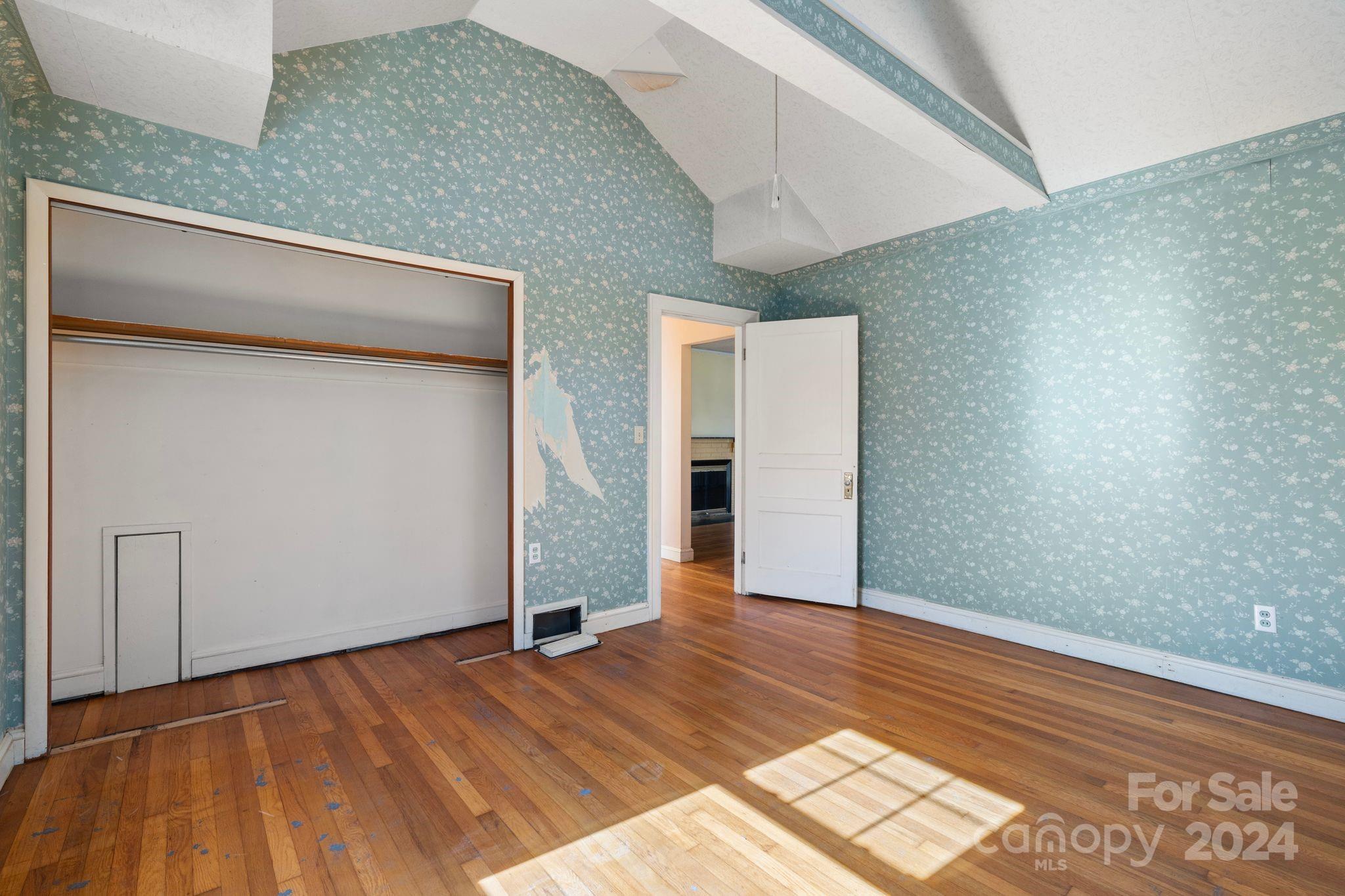 32 Beverly Road W Asheville NC 28806