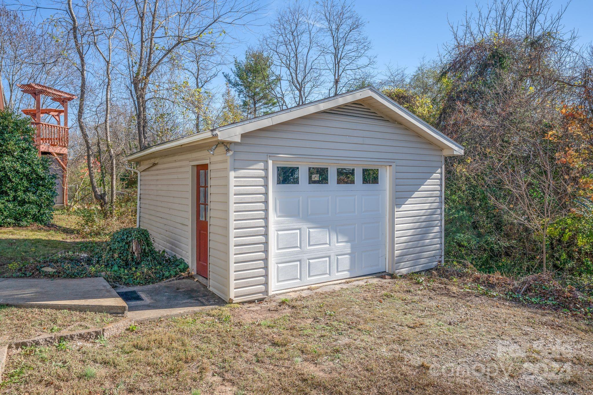 32 Beverly Road W Asheville NC 28806