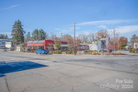 32 Beverly Road W Asheville NC 28806