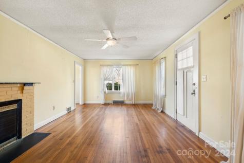 32 Beverly Road W Asheville NC 28806