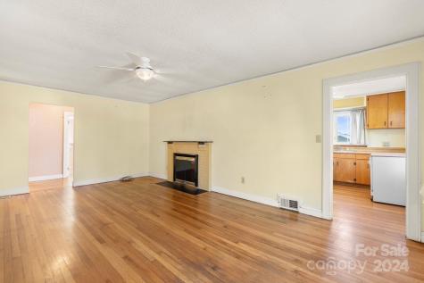 32 Beverly Road W Asheville NC 28806