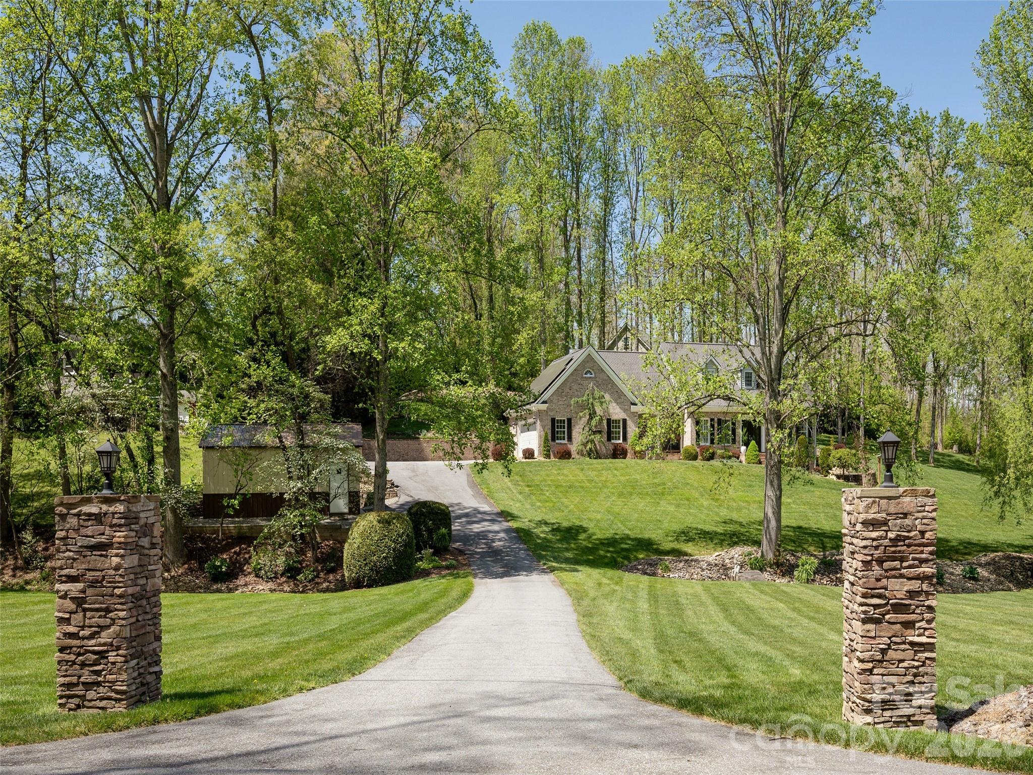 514 Whispering Hills Drive Hendersonville NC 28792