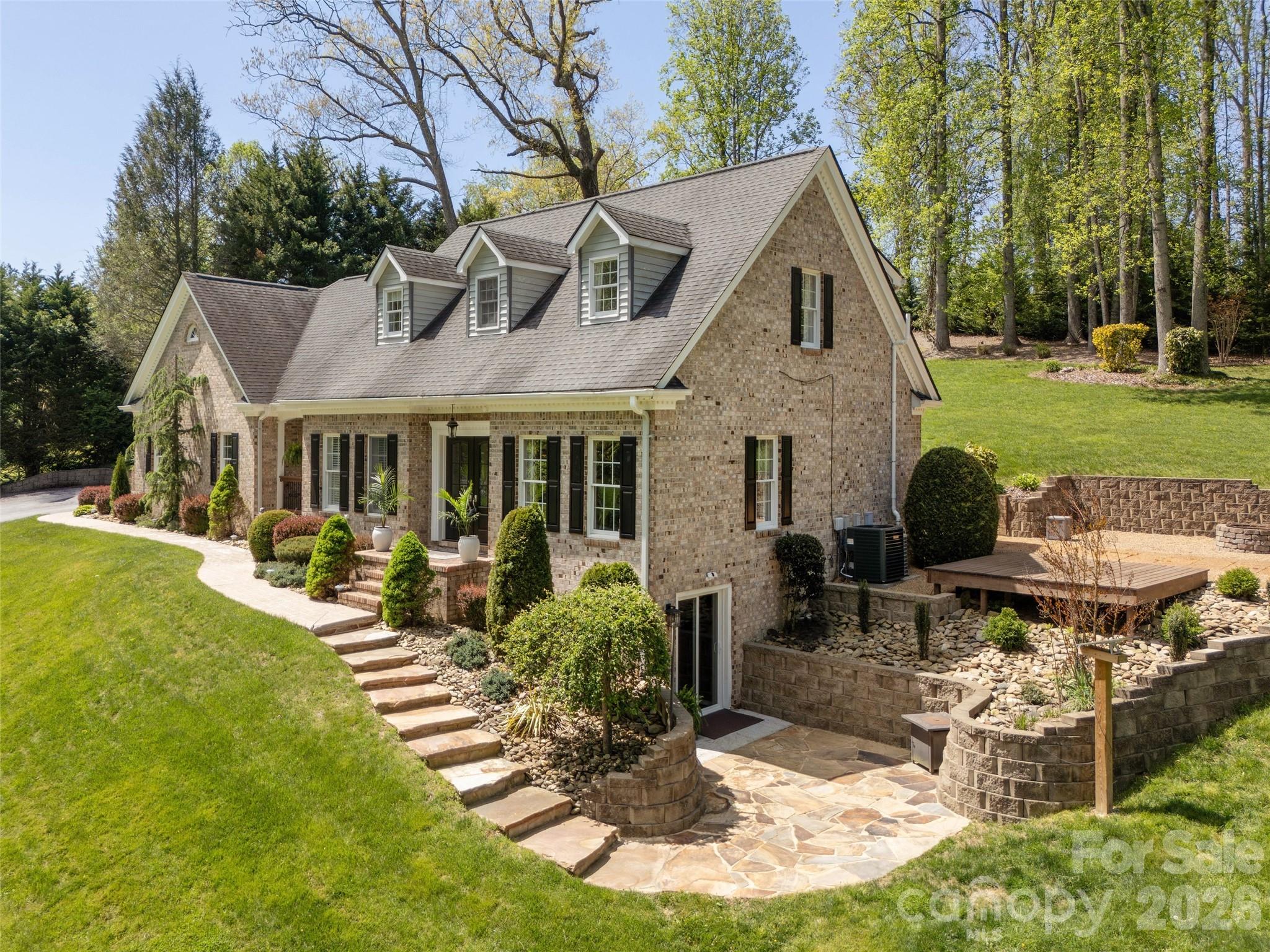 514 Whispering Hills Drive Hendersonville NC 28792