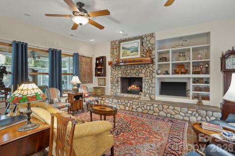 628 Vista Falls Road Mills River NC 28759