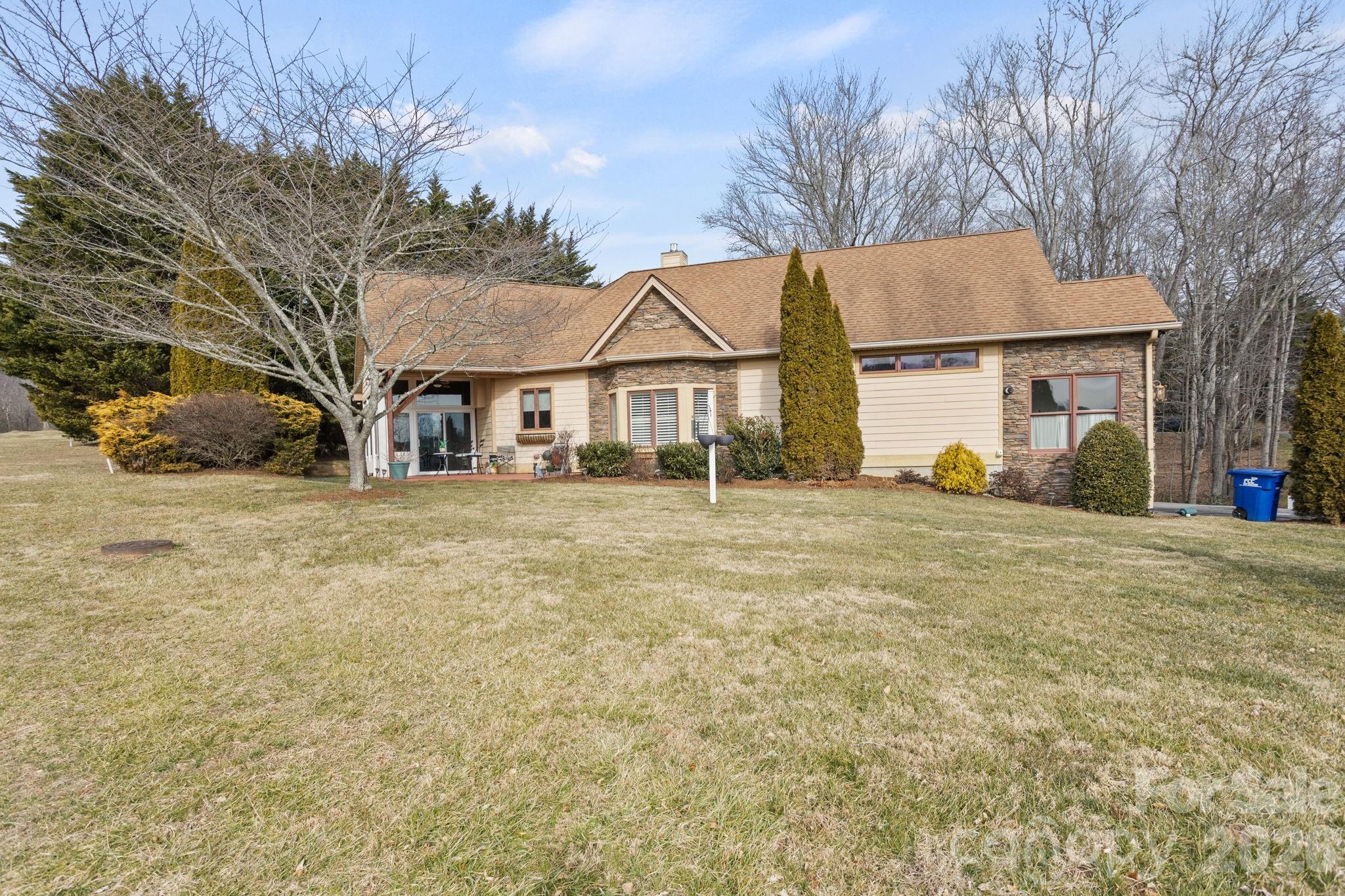 628 Vista Falls Road Mills River NC 28759