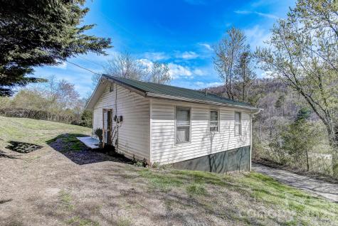 6 Lands End Drive Candler NC 28715