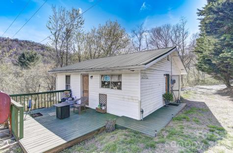 6 Lands End Drive Candler NC 28715