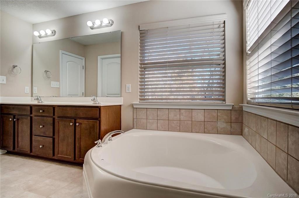 4318 Hubbard Falls Drive Charlotte NC 28269