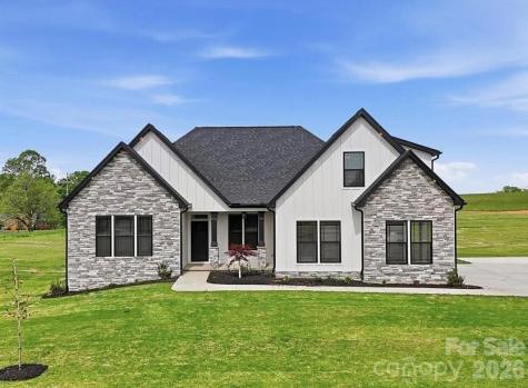 36 Sky Lane Court Columbus NC 28722