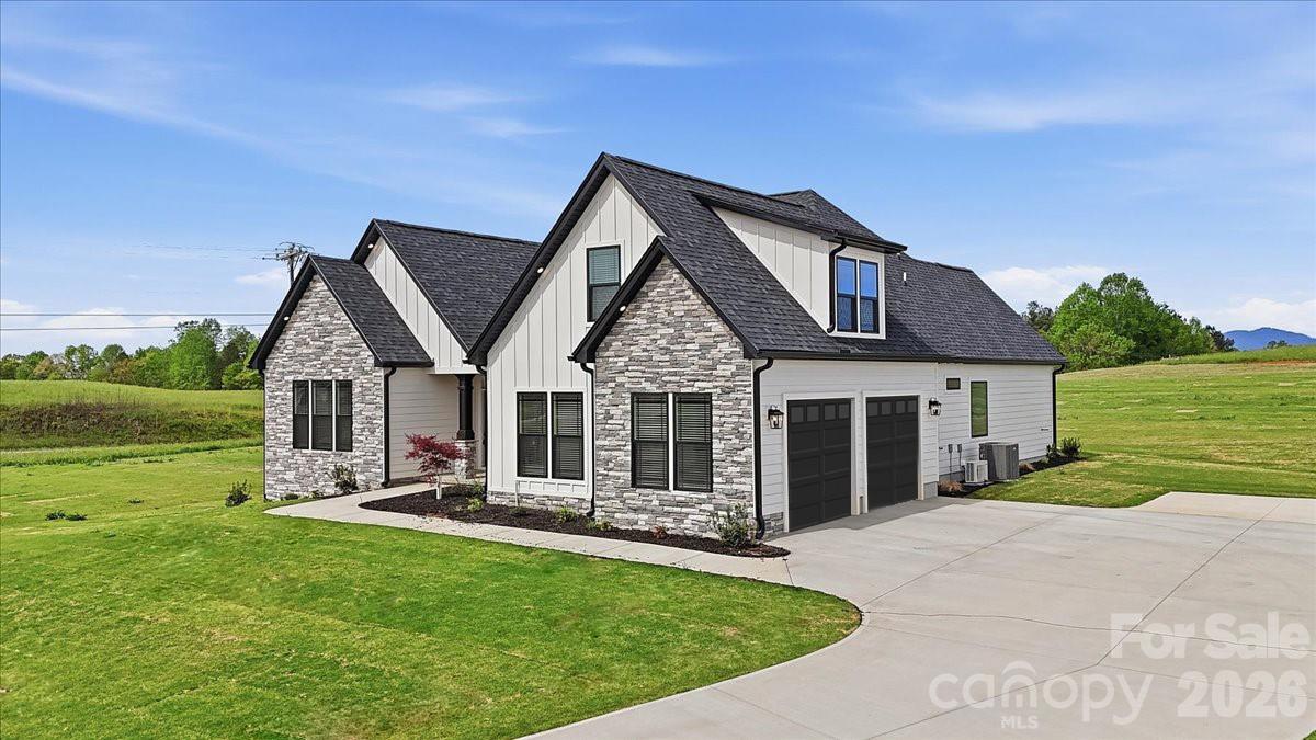 36 Sky Lane Court Columbus NC 28722