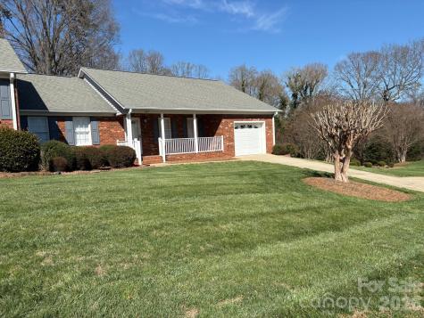 107 Forrest Glenn Court King NC 27021