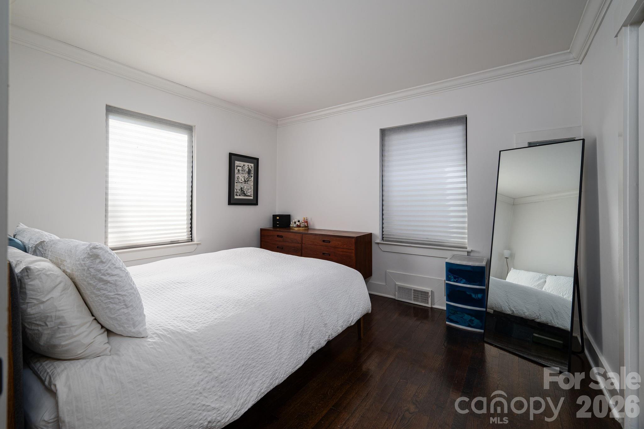 1642 Hawthorne Lane Charlotte NC 28205