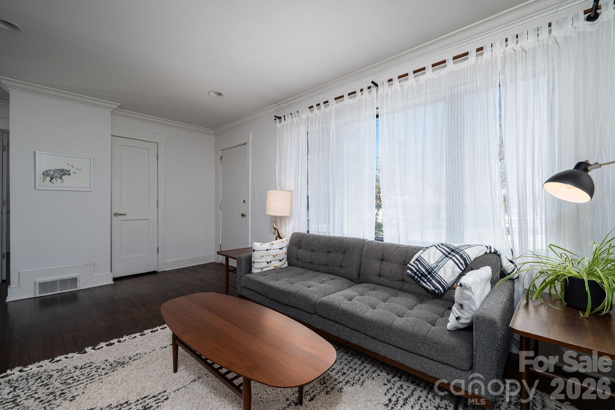 1642 Hawthorne Lane Charlotte NC 28205