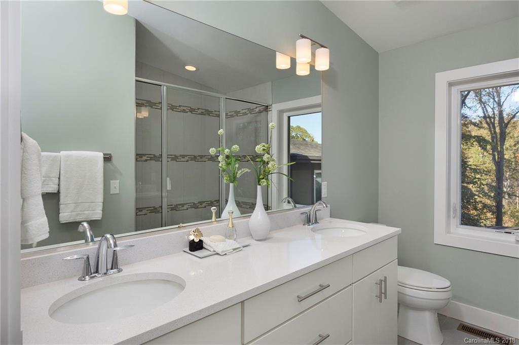 18 Mauricet Lane Asheville NC 28806