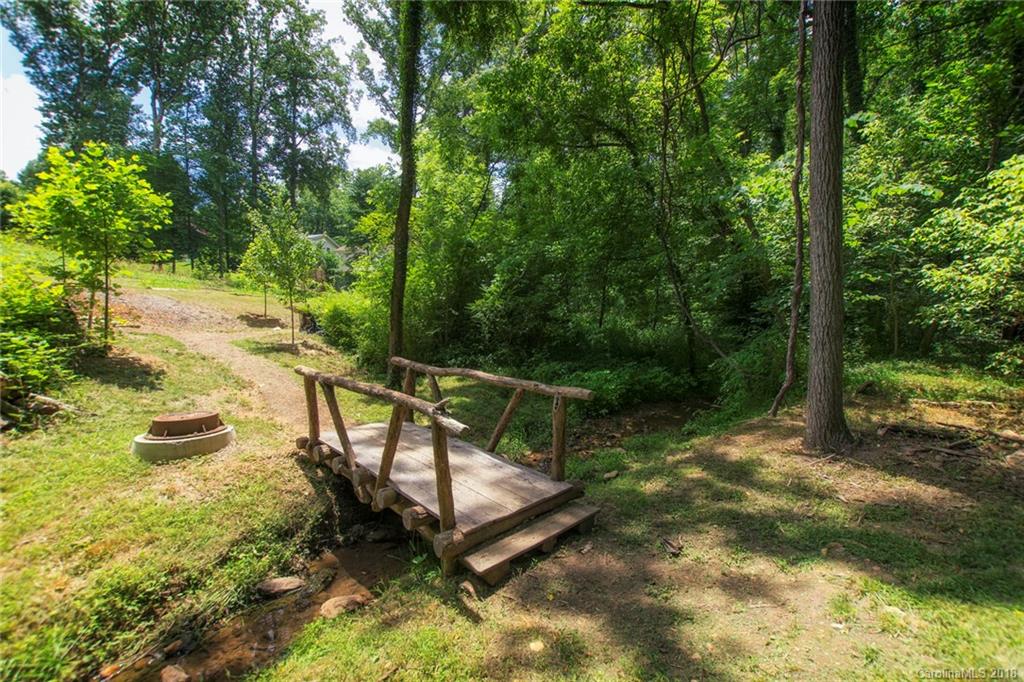 18 Mauricet Lane Asheville NC 28806