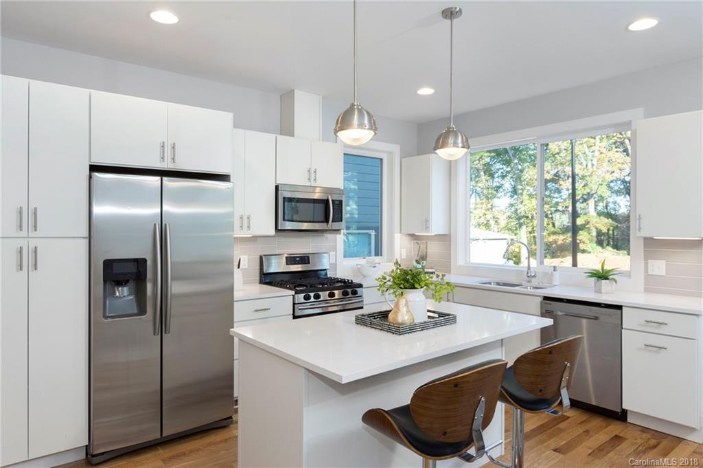 18 Mauricet Lane Asheville NC 28806