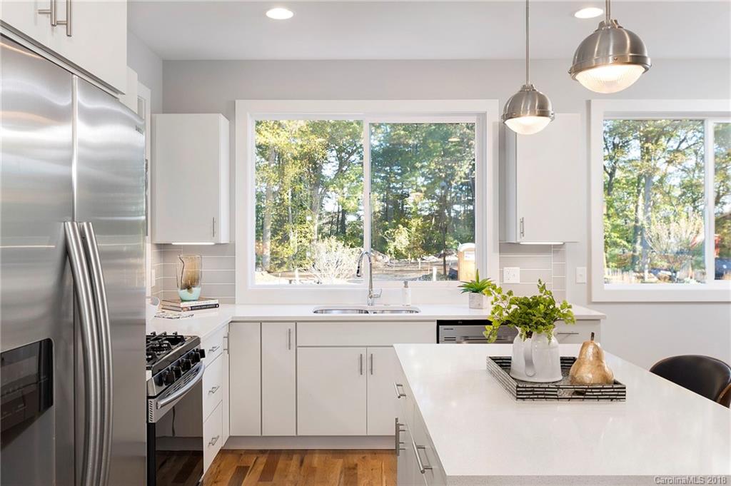 18 Mauricet Lane Asheville NC 28806