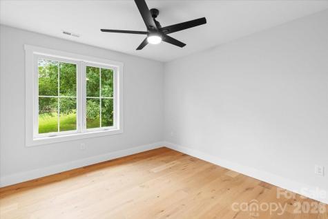 8 Wildwood Park Knoll Weaverville NC 28787