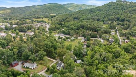 8 Wildwood Park Knoll Weaverville NC 28787
