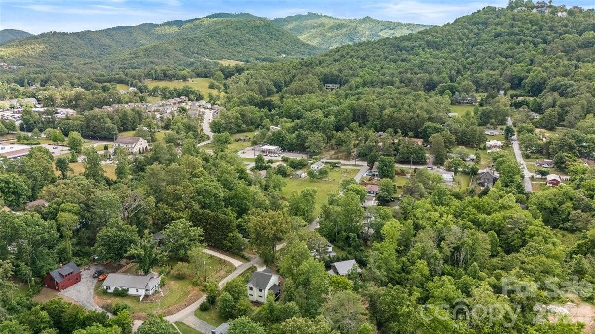8 Wildwood Park Knoll Weaverville NC 28787