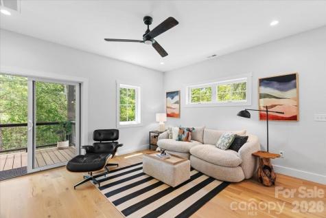 8 Wildwood Park Knoll Weaverville NC 28787