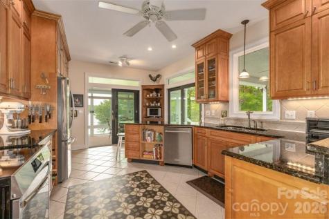797 Lake Club Drive Nebo NC 28761