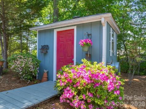 797 Lake Club Drive Nebo NC 28761