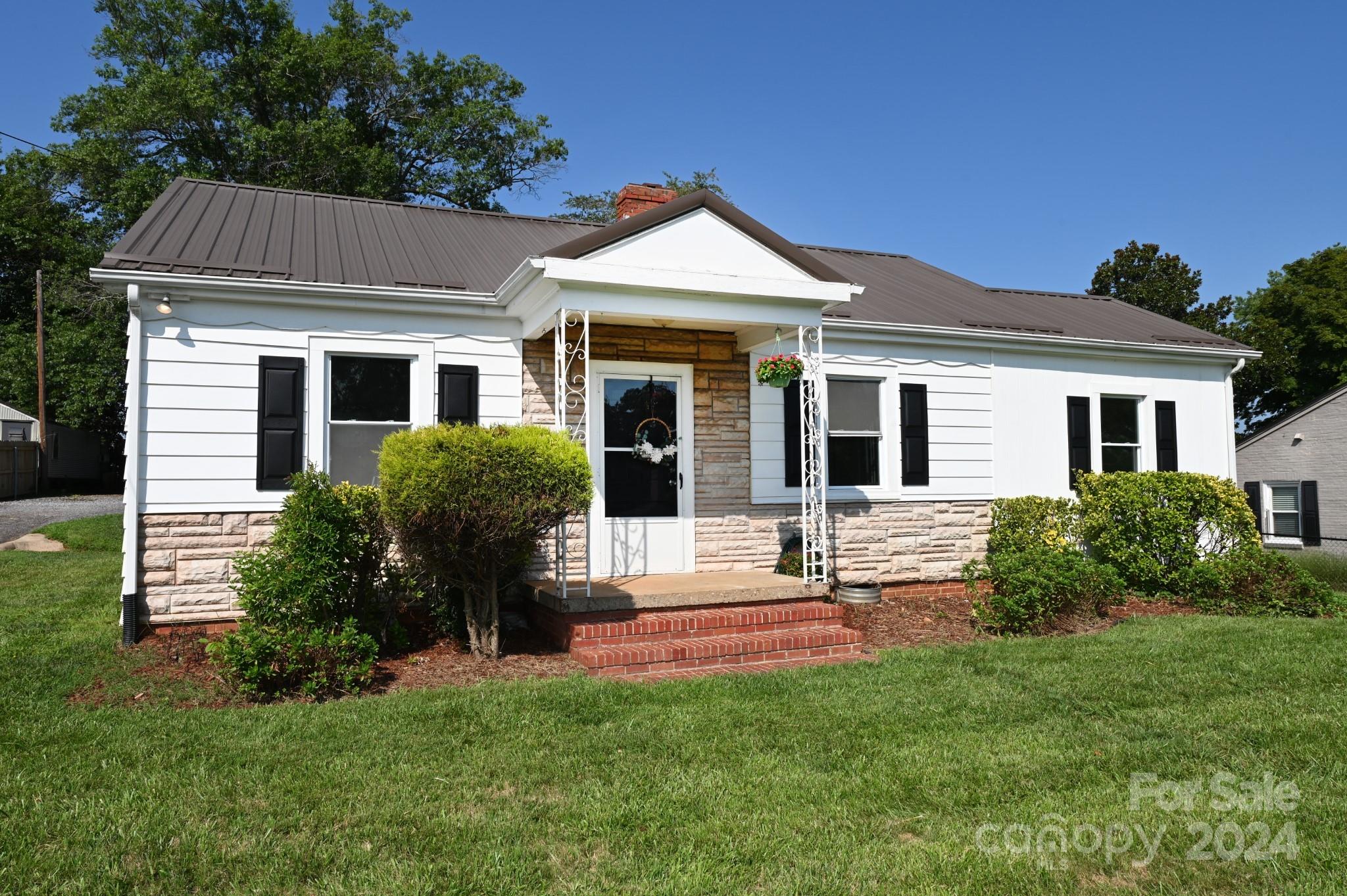 1241 11th Street NW Hickory NC 28601