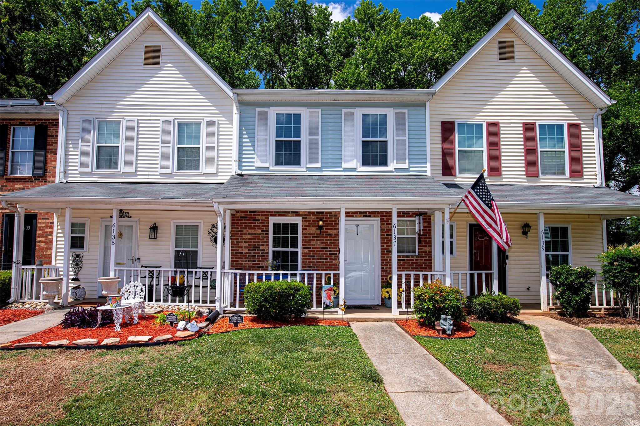 6137 Windsor Gate Lane Charlotte NC 28215