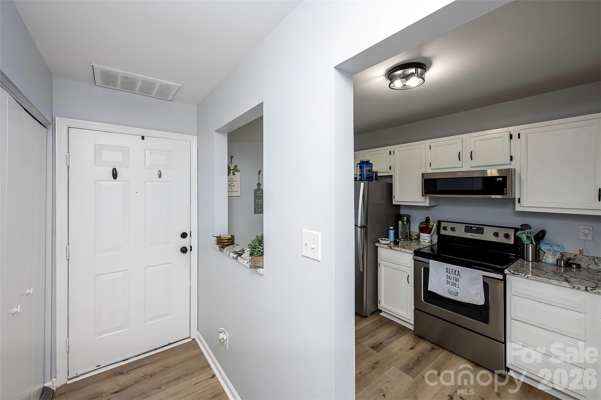 6137 Windsor Gate Lane Charlotte NC 28215